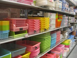 Plastic household item wholesalers in Delhi