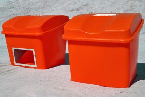 Large plastic bin with lids supplier